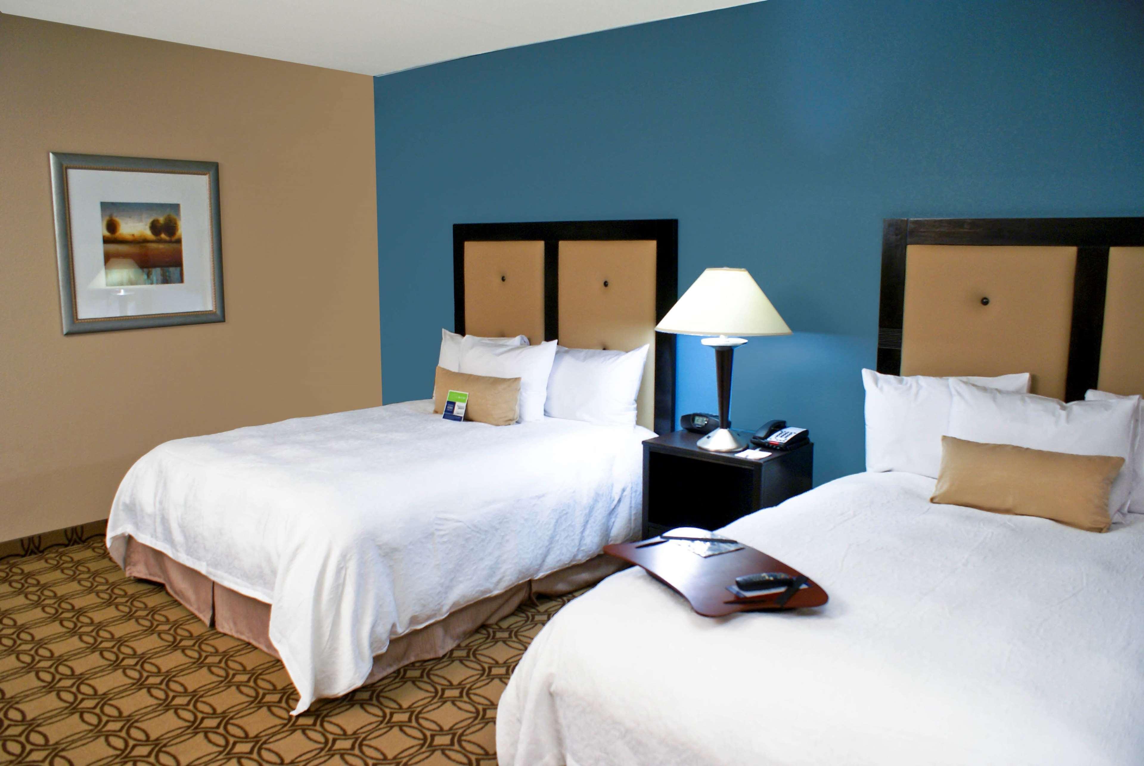 Hampton Inn & Suites Charlotte-Airport Стая снимка