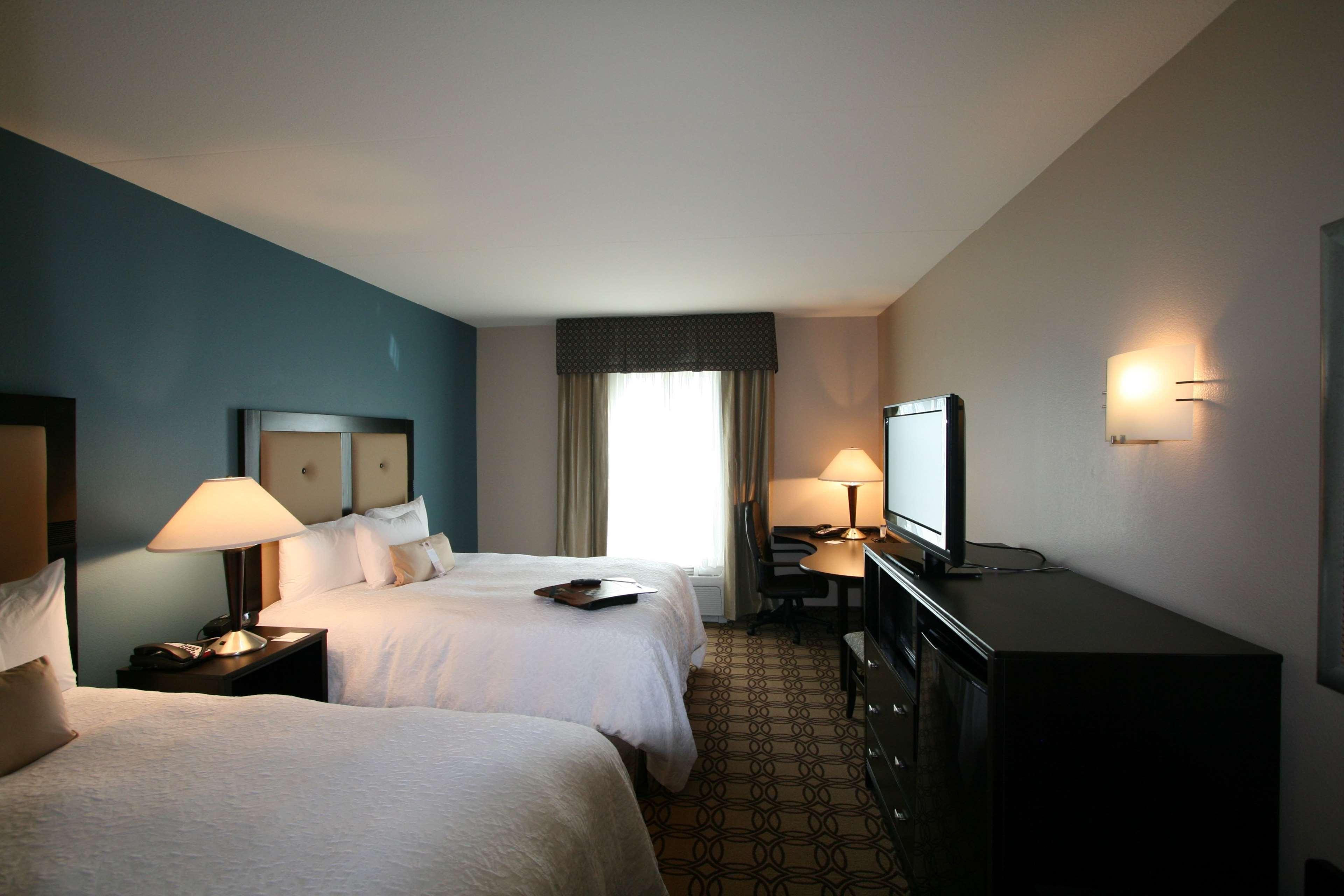 Hampton Inn & Suites Charlotte-Airport Екстериор снимка