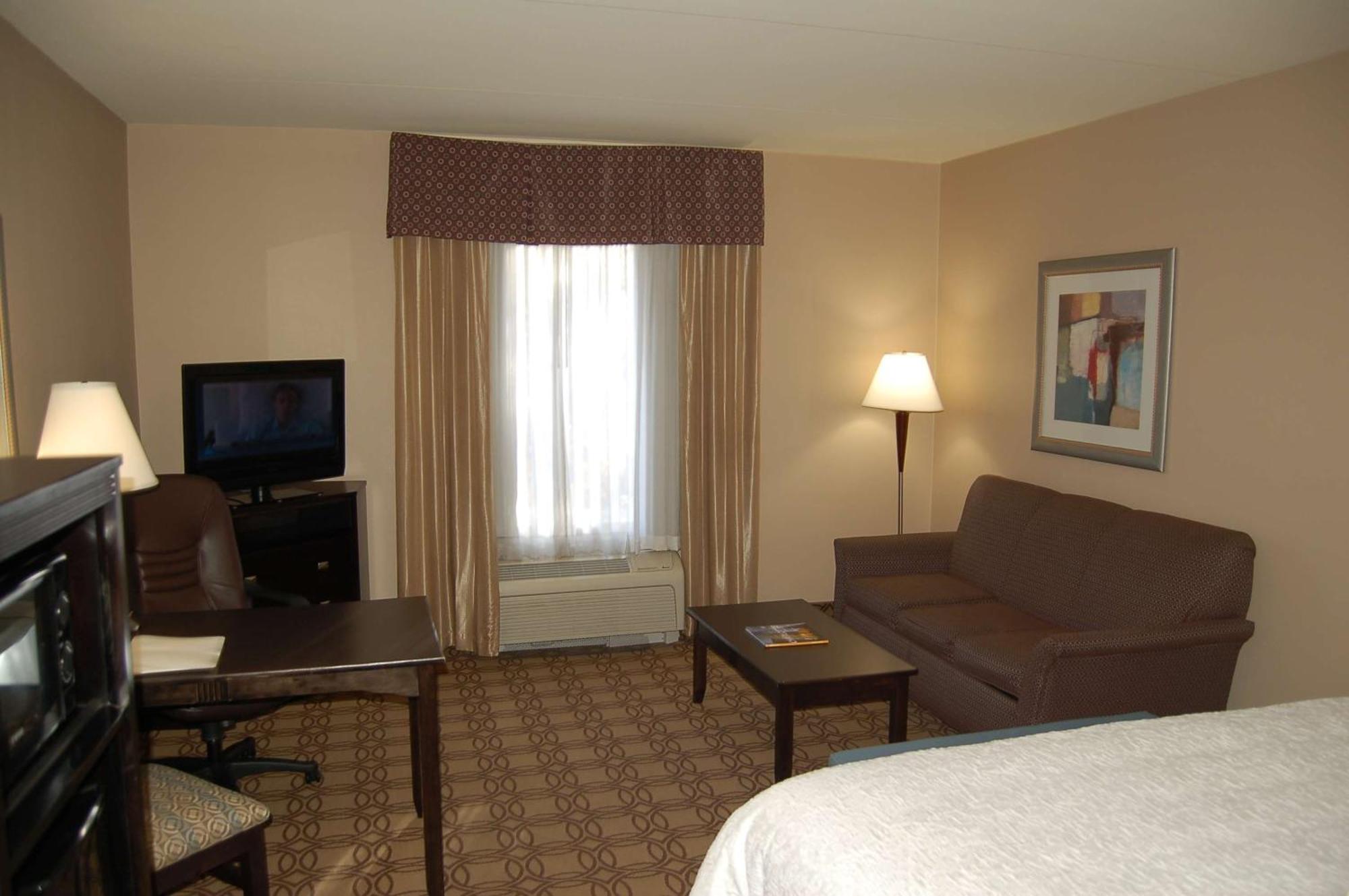 Hampton Inn & Suites Charlotte-Airport Екстериор снимка