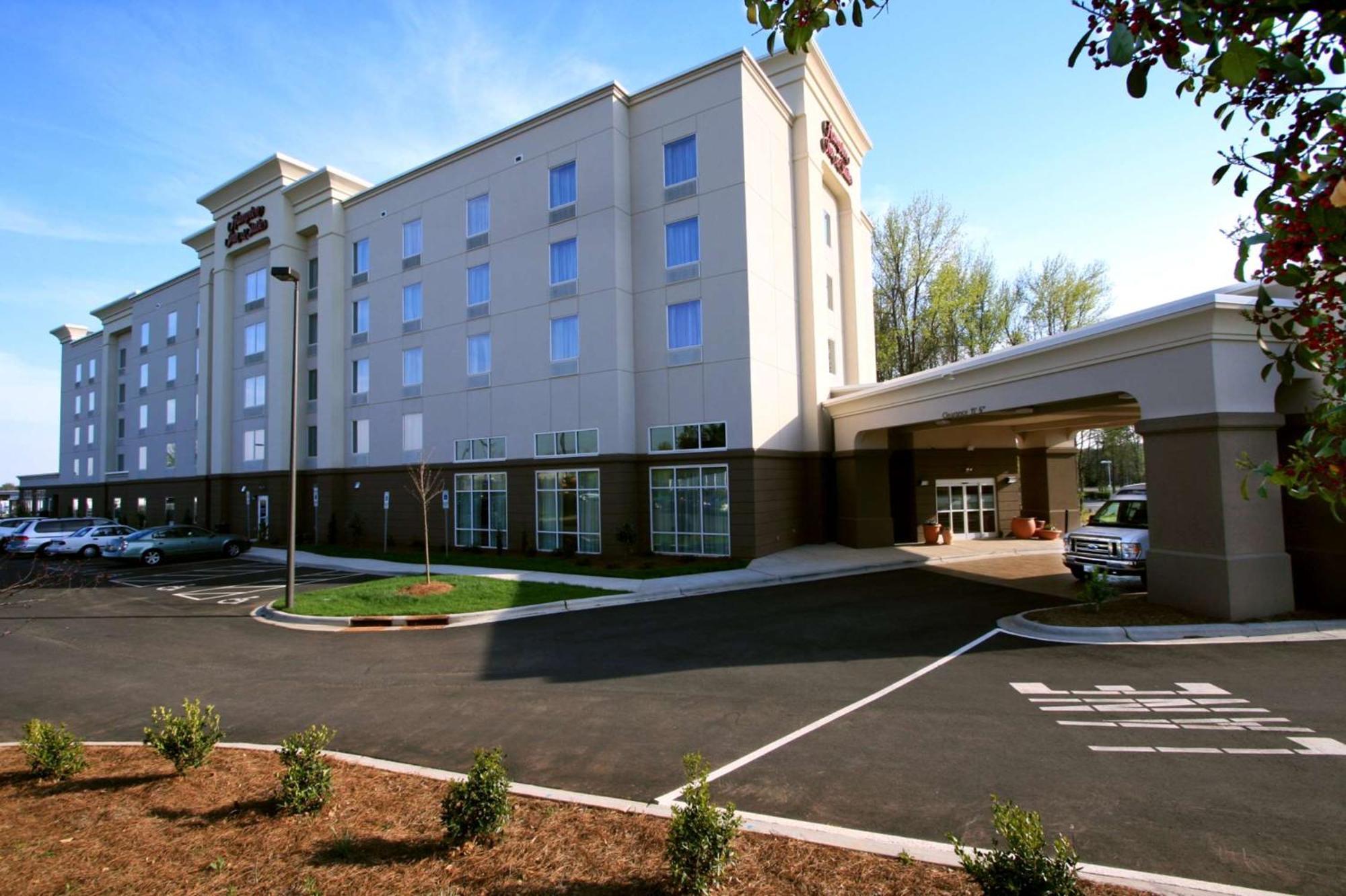 Hampton Inn & Suites Charlotte-Airport Екстериор снимка
