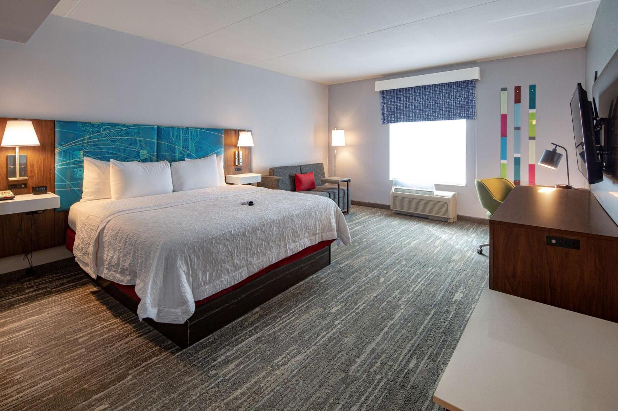 Hampton Inn & Suites Charlotte-Airport Екстериор снимка
