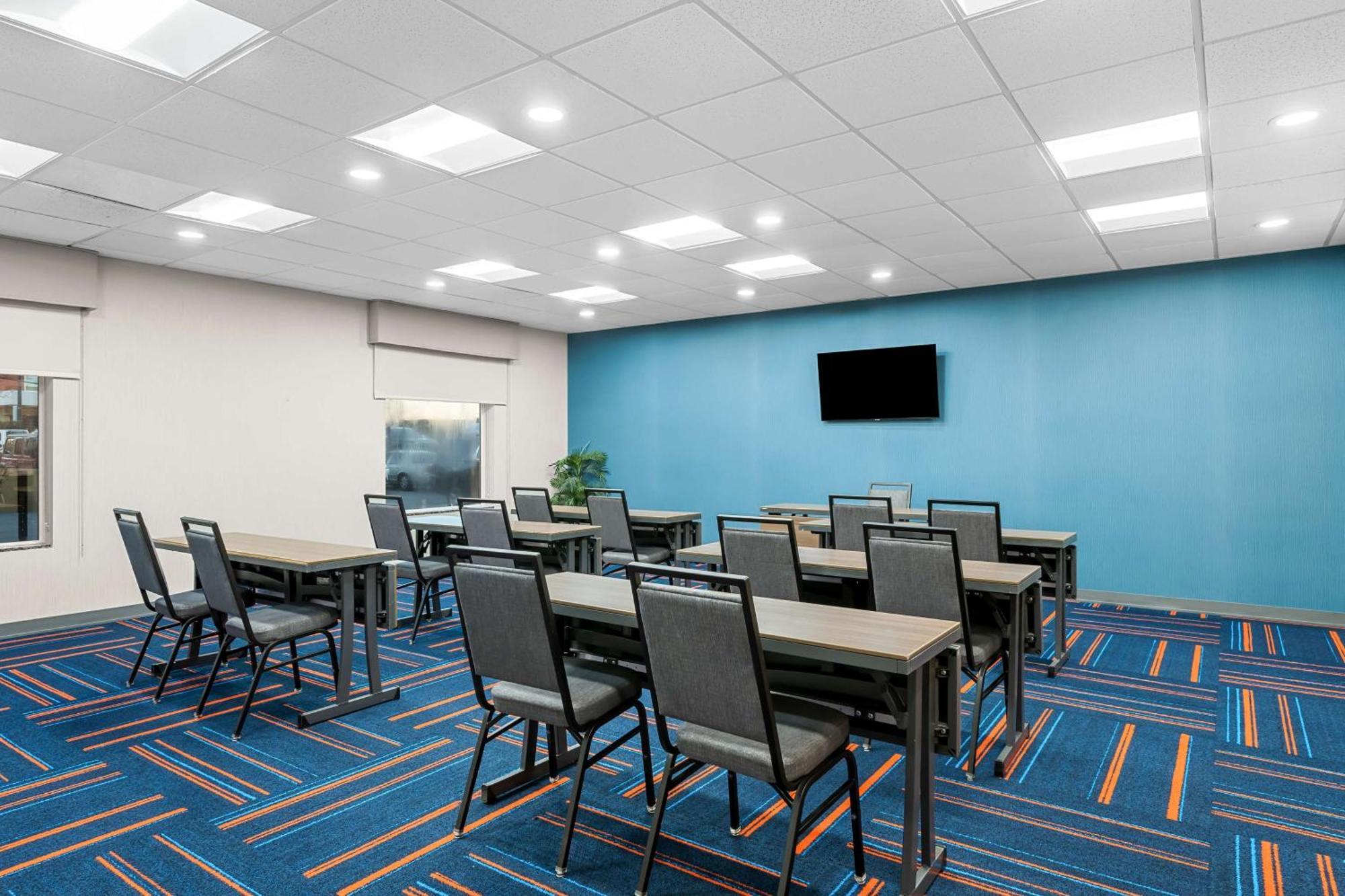 Hampton Inn & Suites Charlotte-Airport Екстериор снимка