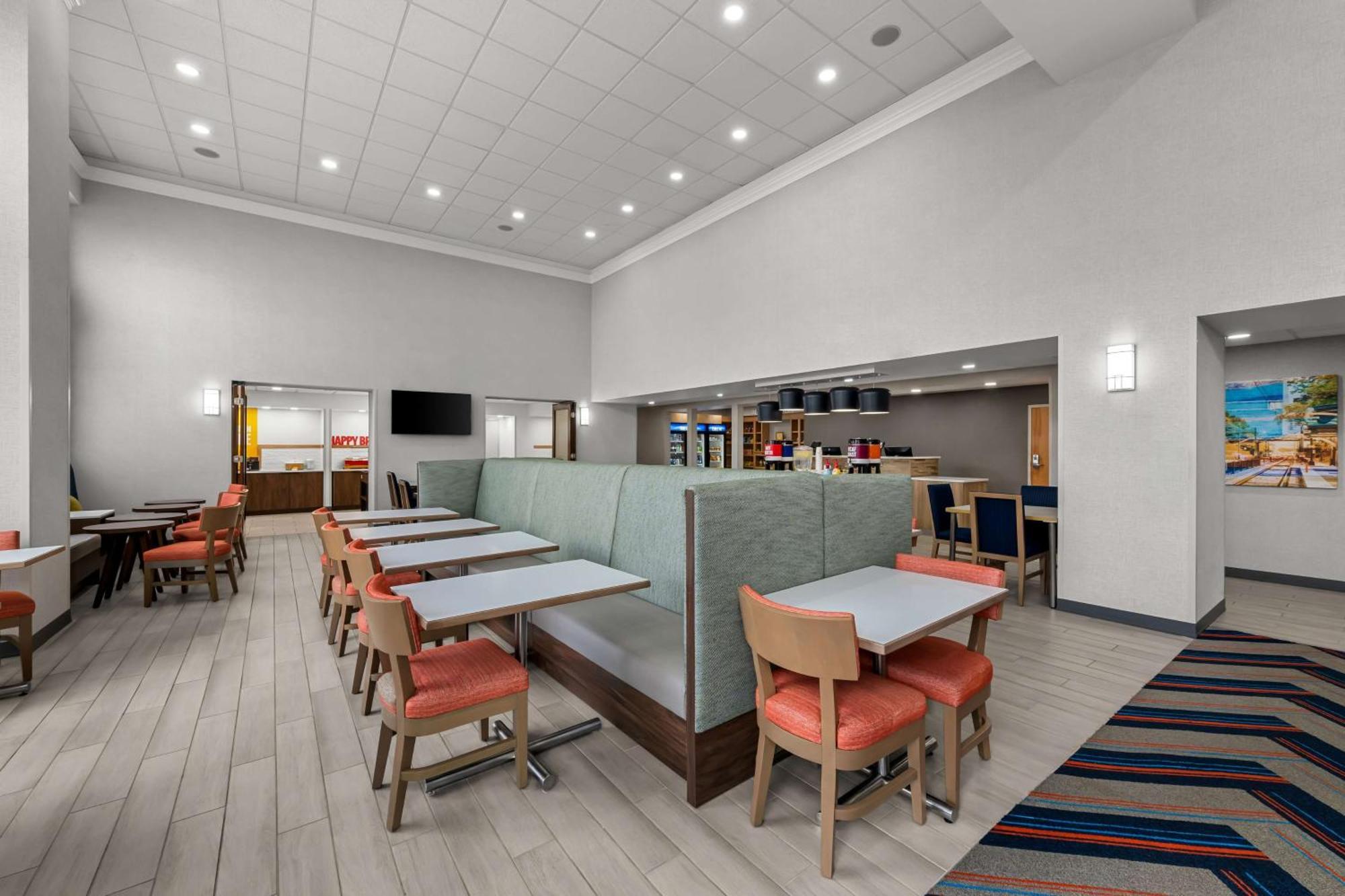 Hampton Inn & Suites Charlotte-Airport Екстериор снимка