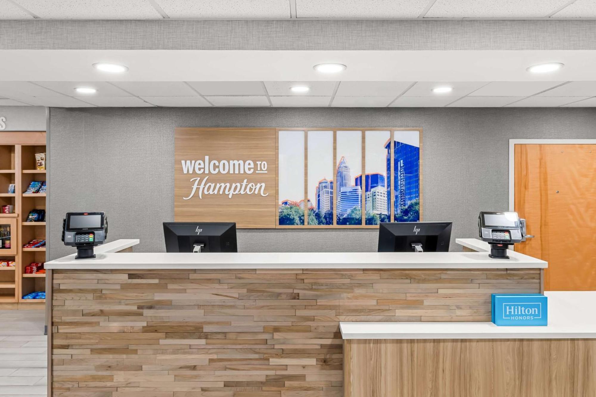 Hampton Inn & Suites Charlotte-Airport Екстериор снимка