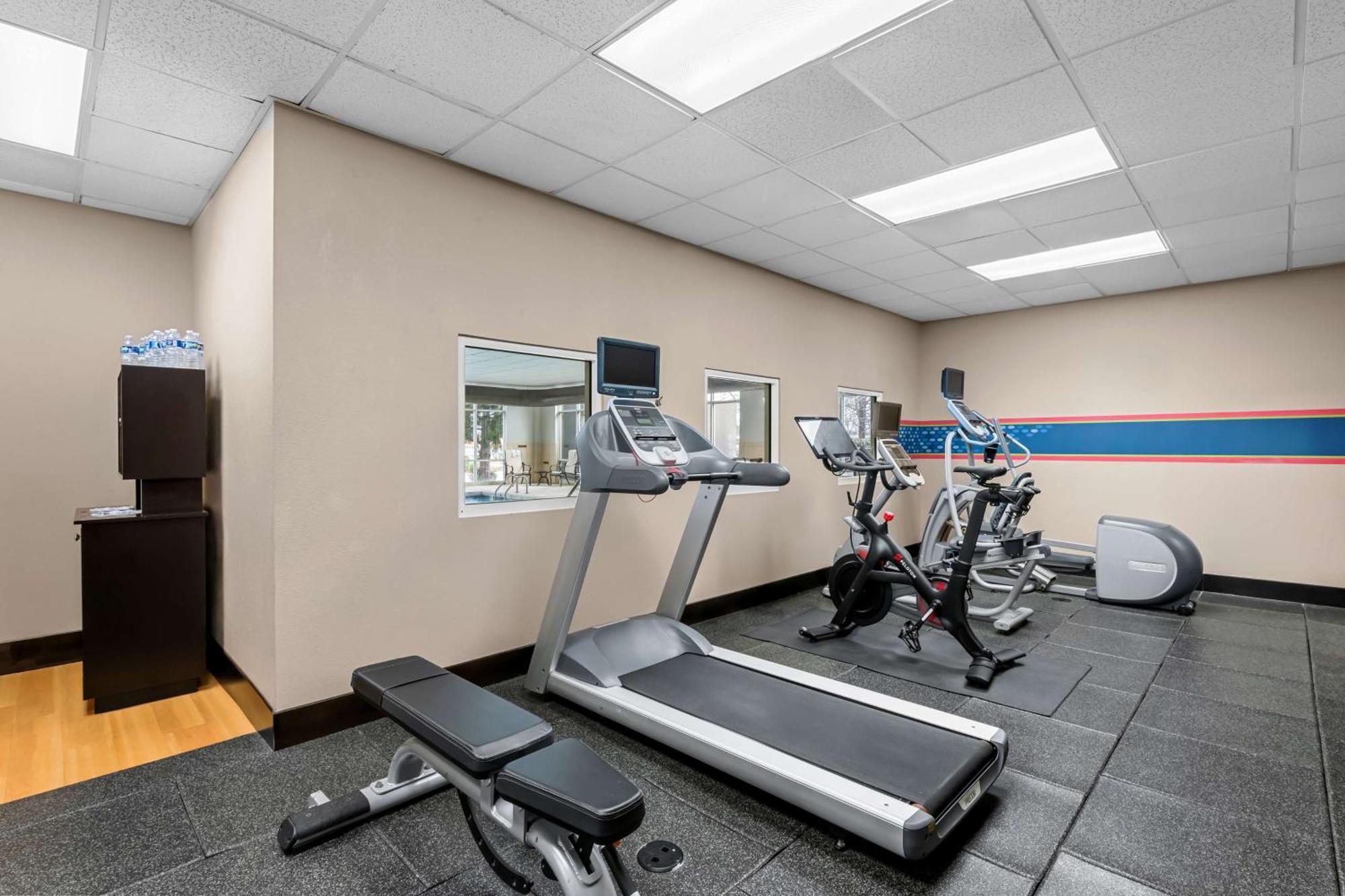 Hampton Inn & Suites Charlotte-Airport Екстериор снимка