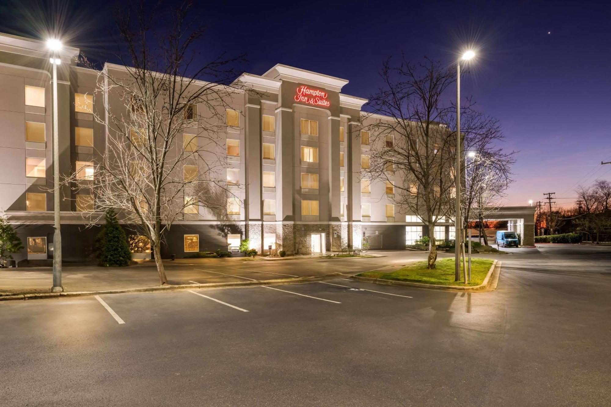 Hampton Inn & Suites Charlotte-Airport Екстериор снимка