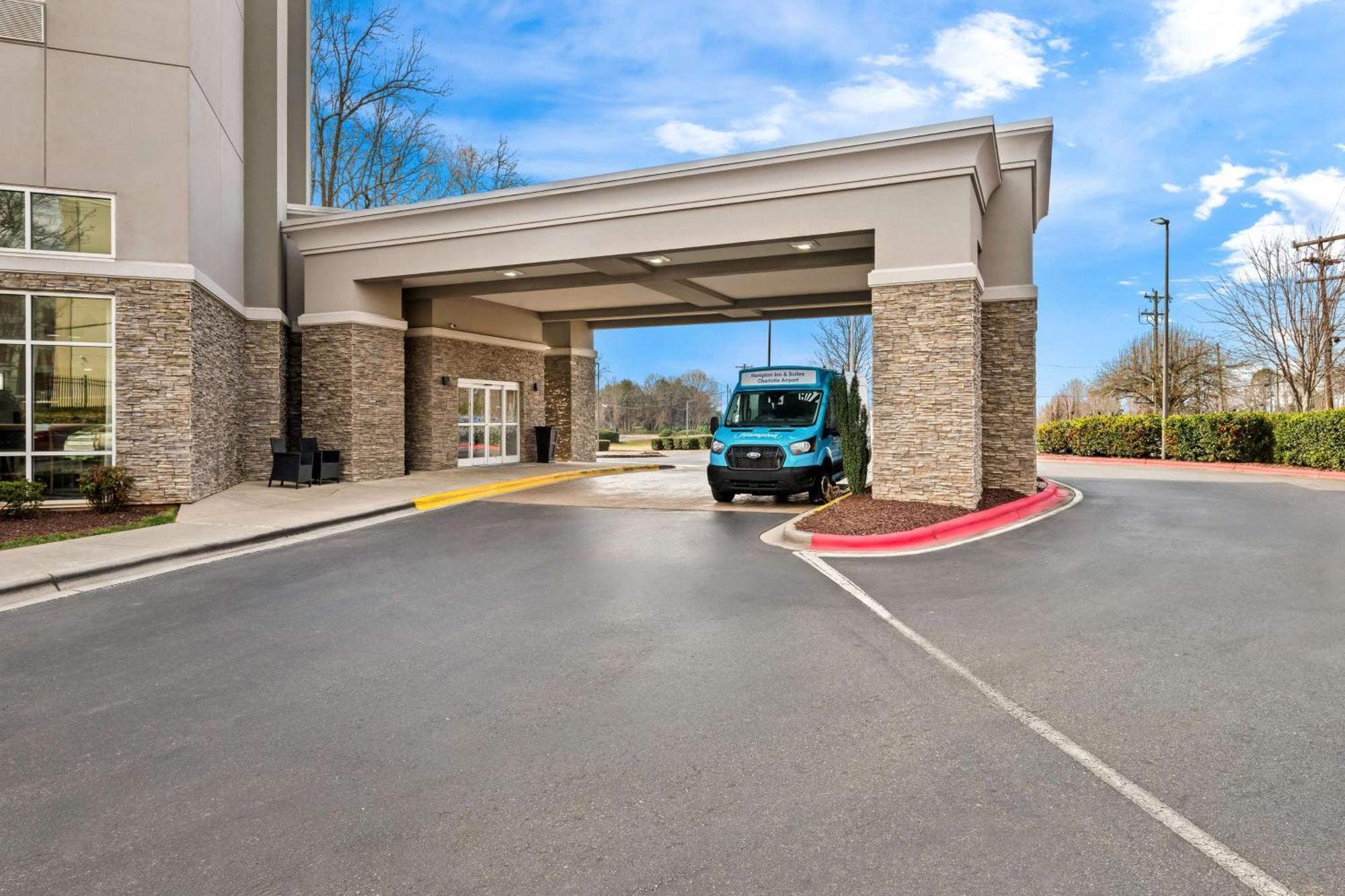 Hampton Inn & Suites Charlotte-Airport Екстериор снимка