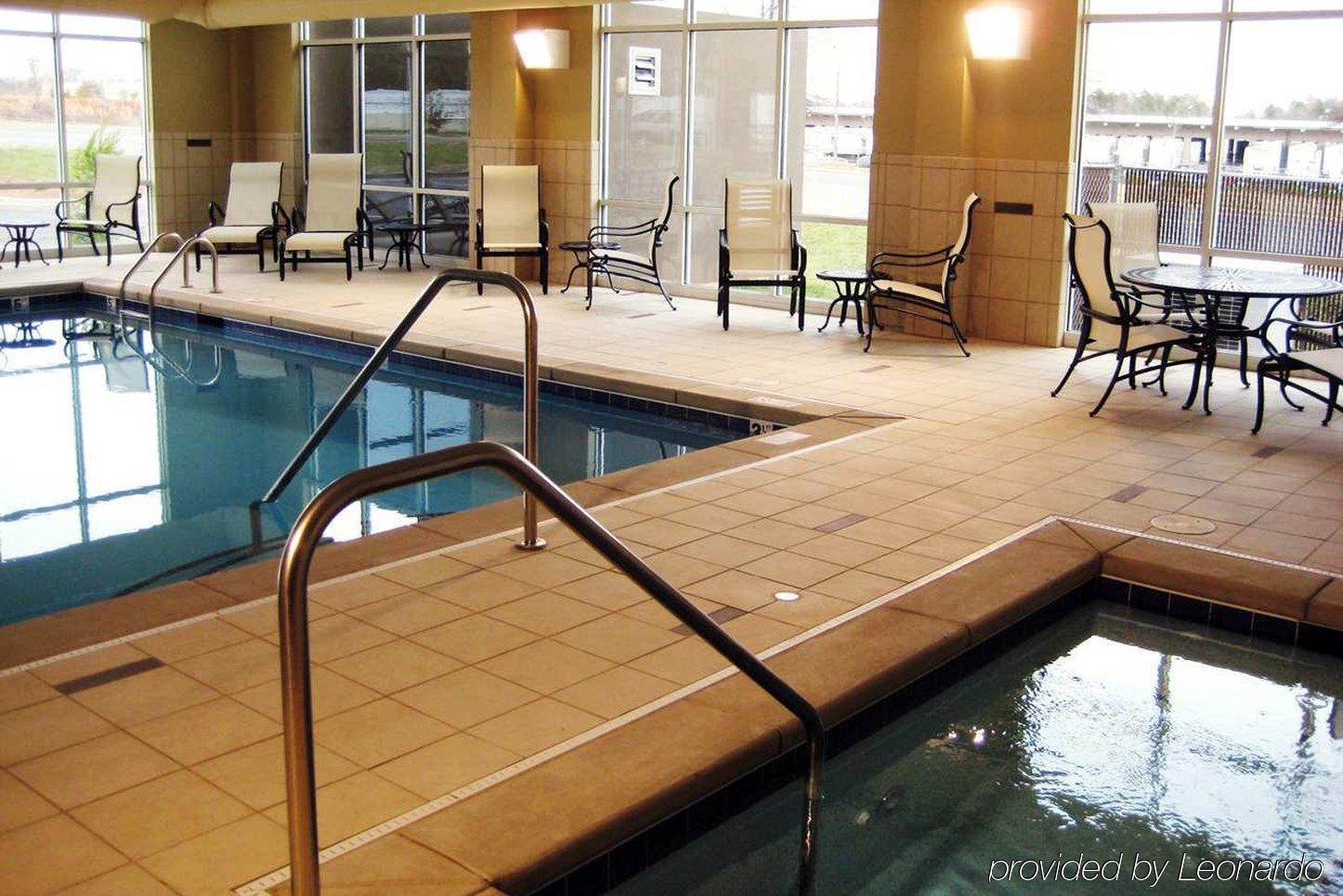 Hampton Inn & Suites Charlotte-Airport Съоръжения снимка